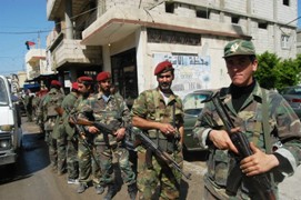 عناصر الكفاح المسلح خلال إنتشارهم في مخيم عين الحلوة