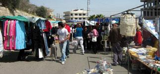 حركة في السوق الشعبي في منطقة مرجعيون