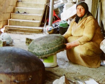 أم سعيد حيث كانت تخبز خلال الحرب