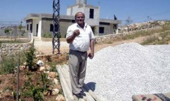 حركة إعمار متواضعة في ما يملكونه من أراض