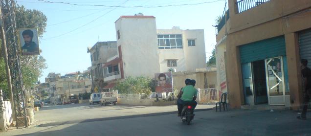 ساحة وقوع الحادث.. وسير الدراجات لا يتوقف