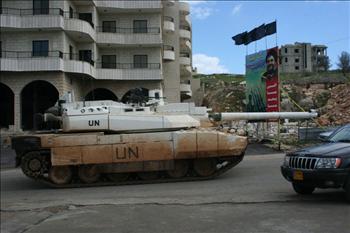 دورية فرنسية اثر إطلاق الكاتيوشا الخميس الفائت