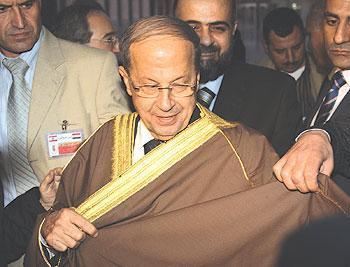 العماد عون في سوريا