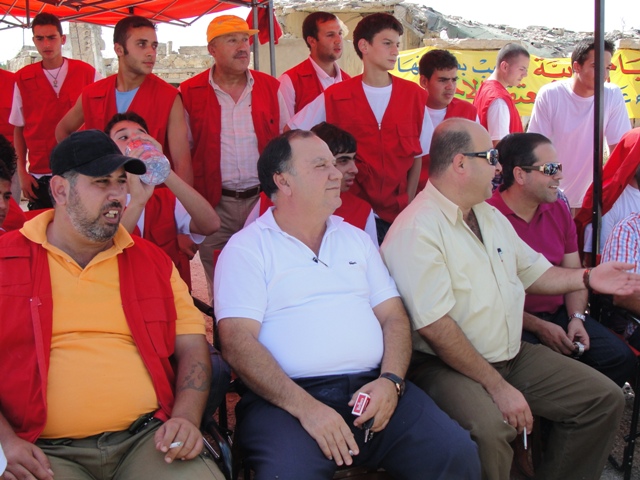 رئيس جمعية قانا الجليل، رئيس بلدية قانا، المحامي محمد جميل عطية في الصفّ الأول