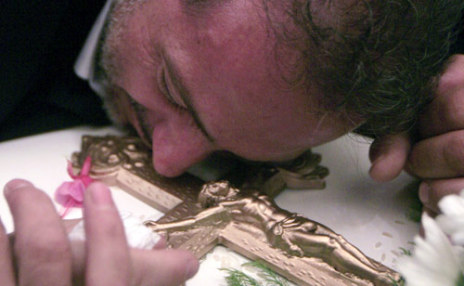 بول جلخ عاد من أبوظبي واكتشف المأساة