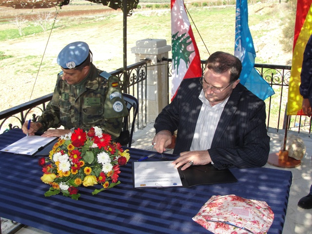  توقيع كتاب التسلّم والتسليم بين الفاريز وزريق