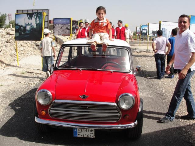 تمهيداً لفقرة فكّ العجلات التي ربحتها الخيام أيضاً