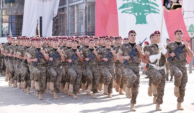 خلال التحضيرات للعرض العسكري في عيد الإستقلال