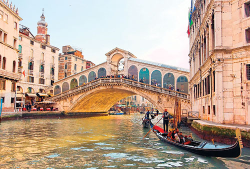 البندقية الحلم الرومانسي تحولت الى كابوس لأهلها