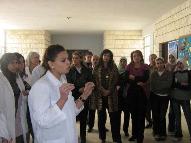 صورة للمشاركين في حملة الوقاية من وباء انفلونزا الخنازير في منطقتي مرجعيون وحاصبيا