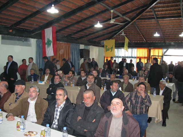 جانب من أبناء الخيام المشاركين في استقبال الوزير كيا