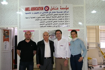 في مركز عامل بالخيام