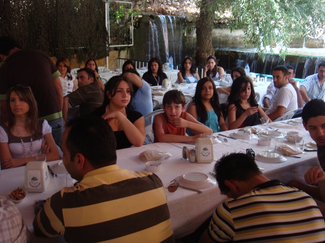 جانب من الشبان والصبايا المتطوعين لمراقبة الإنتخابات