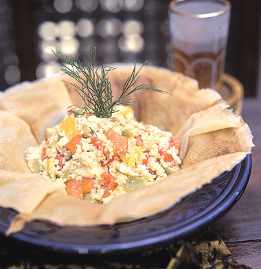 البساطة عنوانه