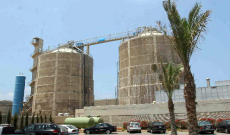 يقول القيّمون على المعمل إن المعدات جاءت من أميركا