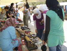 سوق الخان.. بين رمضان وموسم الأعياد