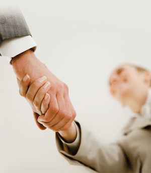 تتعدَّد أوجُه العلاقات بين البشر