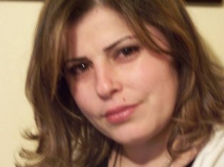 ريما نبيه عبدالله: بالزهور نساهم في وضع البسمة على وجوه الاحبة