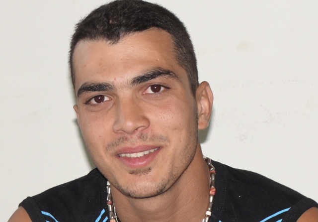 حسين محمد ضاهر شاب طموح يستحق التشجيع