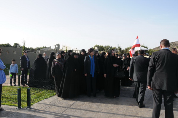 عقيلة الرئيس الايراني أعظم السادات فراحي وعقيلتي وزير الخارجية الايرانية والوزير علي عبدالله في مليتا