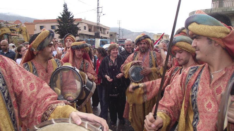 أليدا غيفارا وسيف وترس