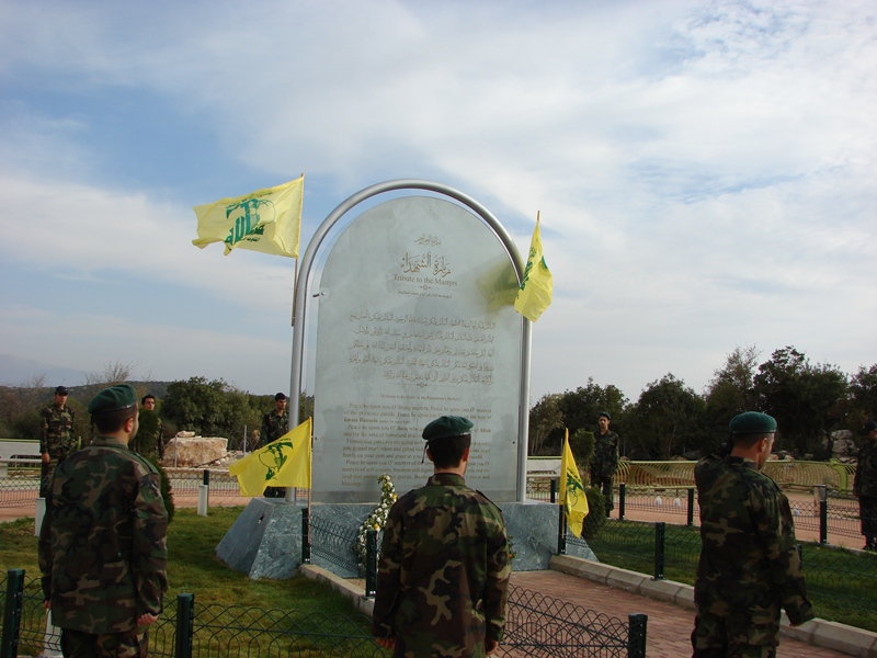 مجاهدون امام وصايا الشهداء