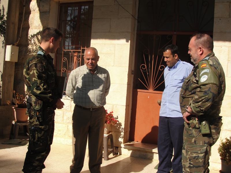 وتستمر الدردشة