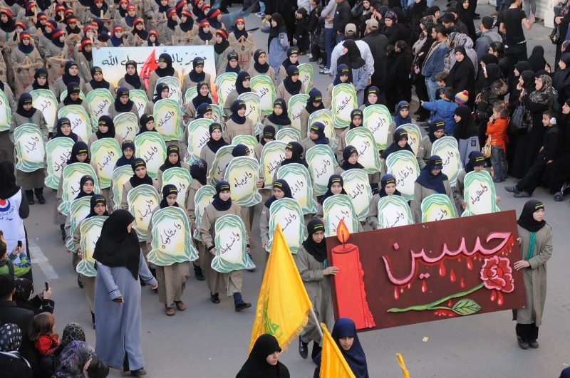 مشاركون في المسيرة