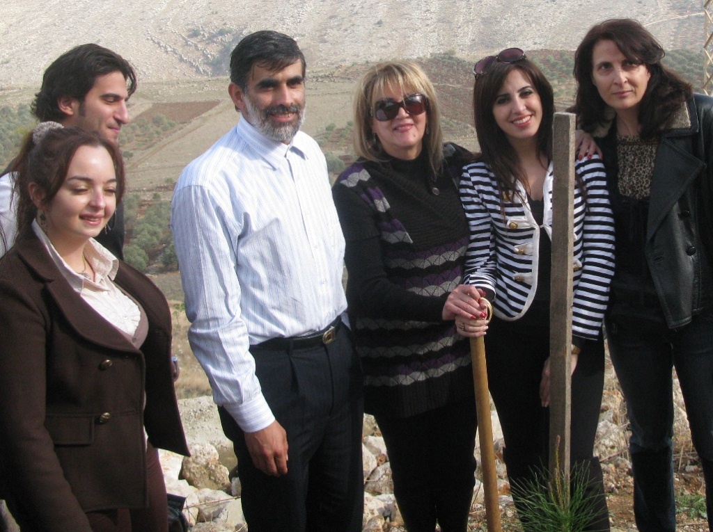 حملة تشجير في الخيام تطلقهامؤسسة أسعد ضاوي وشركاه