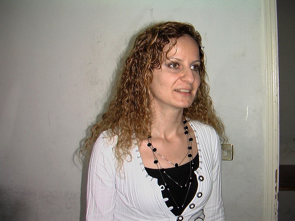 معدة ومخرجة المسرحية تبدي وجهة نظرها - صورة مايا العشي – مرجعيون