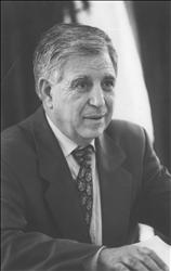 الدكتـور أسـعد ديـاب