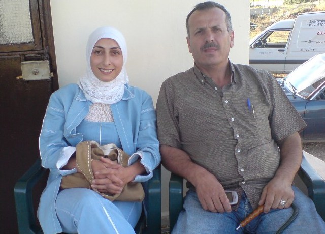 المختار أحمد حسان والسيدة عقيلته - أرشيف