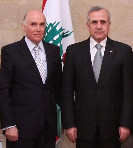 المنسق العام الدكتور كامل مهنا ورئيس الجمهورية العماد ميشال سليمان