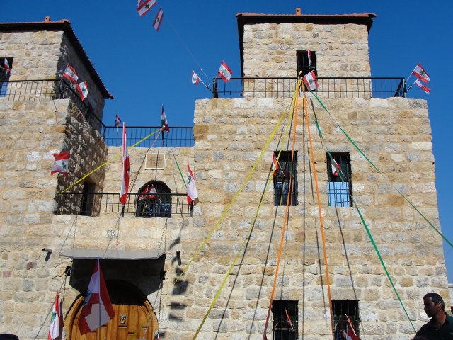 القصر البلدي الجديد لبلدة دبين