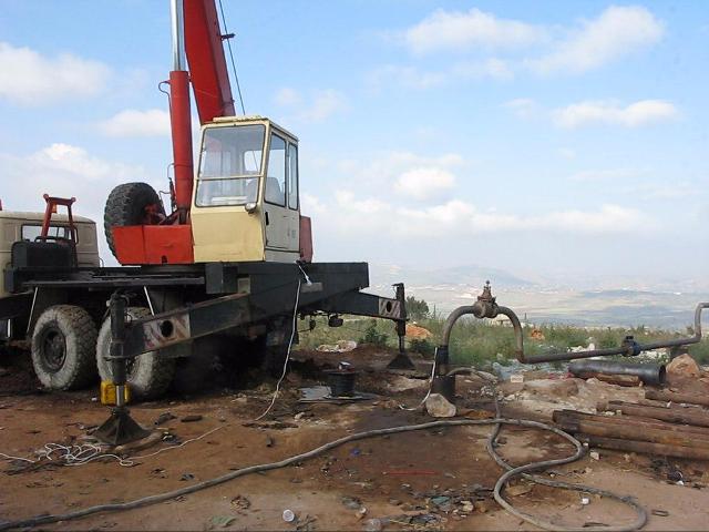 مشروع مدّ الخيام بالمياه:  الشكر لله.. وكل العمل لوجه الله