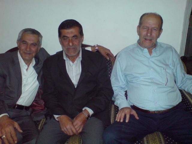 ثلالثة مخاتير احتفلوا بالفوز: علي غريب، محمد أبوعباس وعبدالأمير حميّد