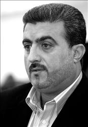 عز الدين في صورة من الأرشيف