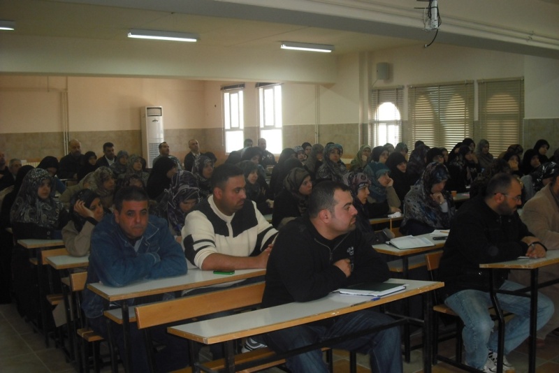 الهيئتين التعليمية والإدارية في مدرسة عيسى بن مريم ع