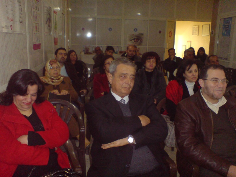 الدكتور حليم القسيس متوسطأ رفيقة عمره (أم سلام) ورئيس بلدية الخيام السابق الحاج علي زريق