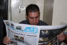 متعة الإمساك بالجريدة أو الكتاب لها نكهتها الخاصة