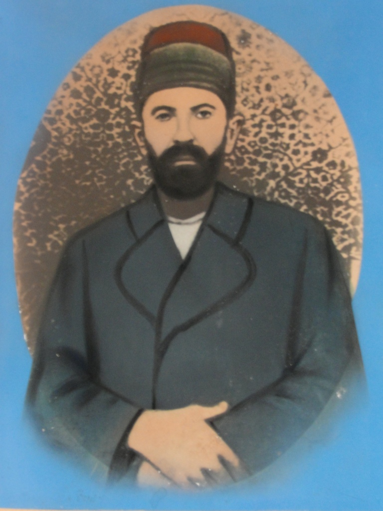 سماحة السيد وهبي علي شكر (قدس الله سرّه)، قد وهبه الله القامة العالية والفصاحة والبلاغة والحديث وعميداً وعماداً لآل شكر وشاعراً عاملياً