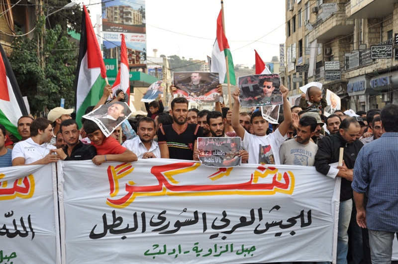 مسيرة حاشدة في النبطية للجالية السورية في لبنان تأييداً للرئيس السوري بشار الاسد