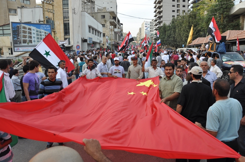مسيرة حاشدة في النبطية للجالية السورية في لبنان تأييداً للرئيس السوري بشار الاسد