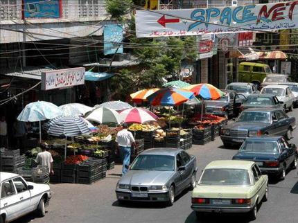 جانب من بسطات الخضار في سوق النبطية الحالي