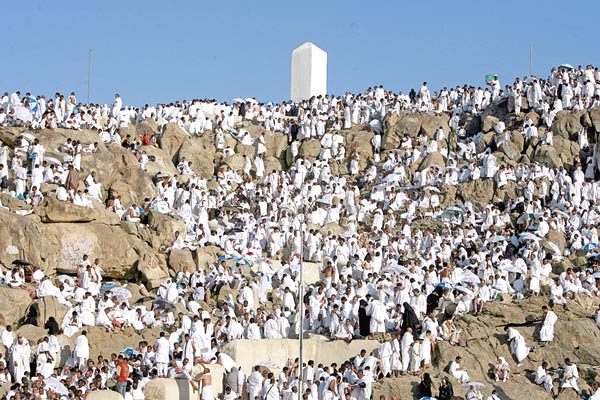 الوقوف بعرفة يوم السبت 5 تشرين الثاني 2011 وعيد الأضحى  في السادس منه