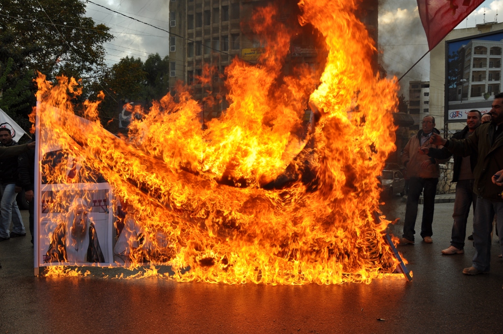 من تظاهرة النبطية تضامنا مع سوريا