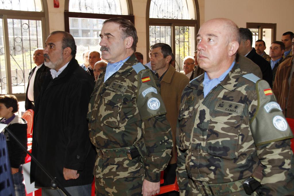 اليونيفل تموّل مشروع بناء حواجز للسلامة العامة على جوانب طرقات في كفركلا اليونيفل تموّل مشروع بناء حواجز للسلامة العامة على جوانب طرقات