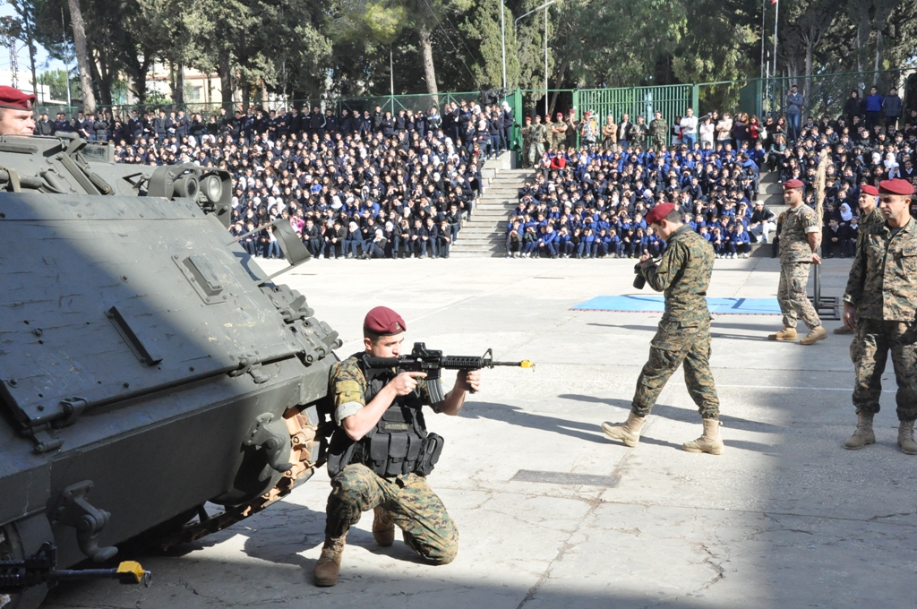 عروضات المغاوير في ثانوية الراهبات النبطية