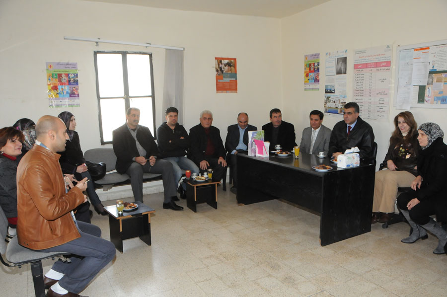 الوزير الصايغ خلال لقائه في مركز كفرتبنيت