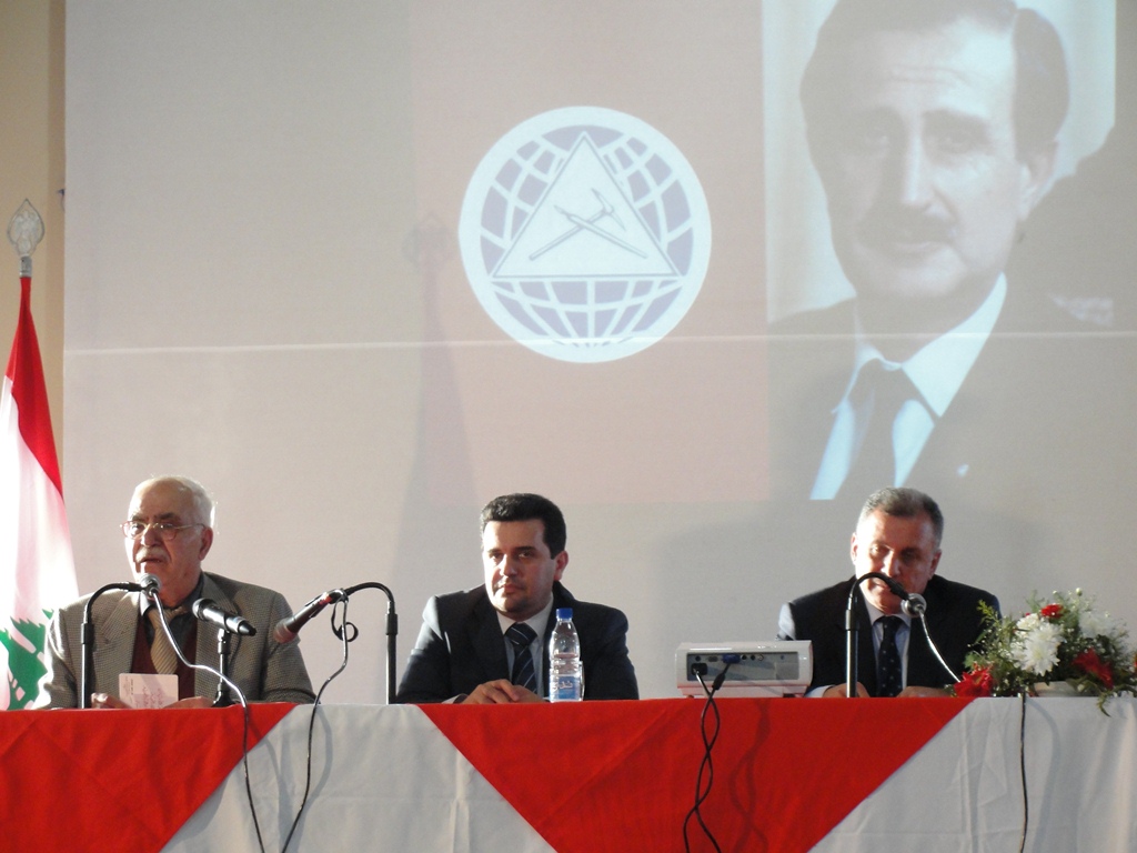 شفيق علوان يتوسط النائب علاء الدين ترو والدكتور خليل احمد خليل